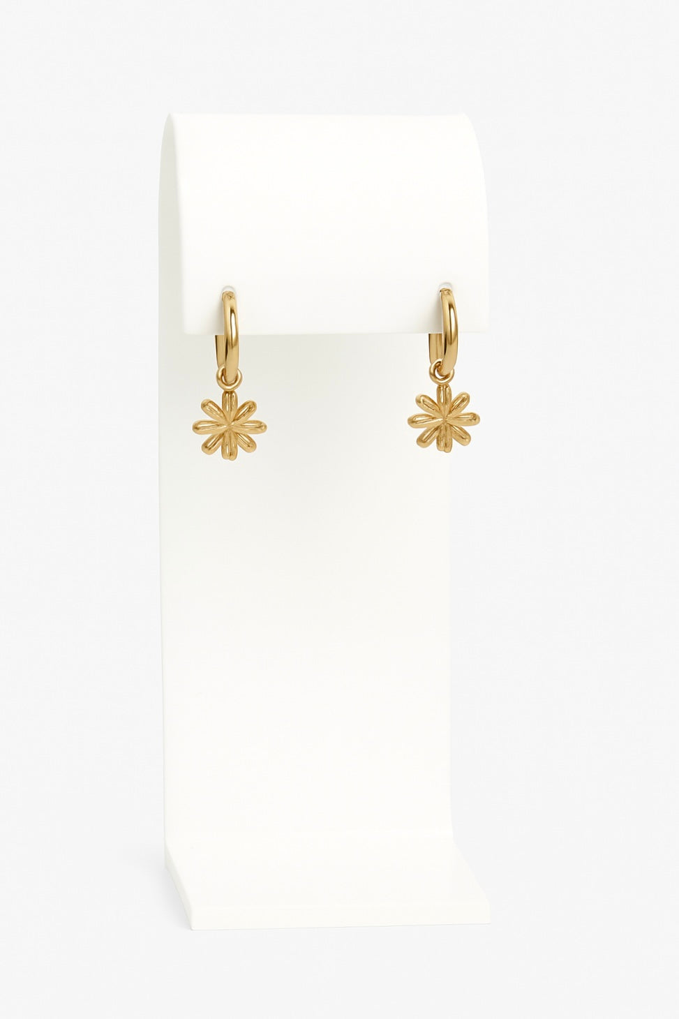Dainty Flower Huggies