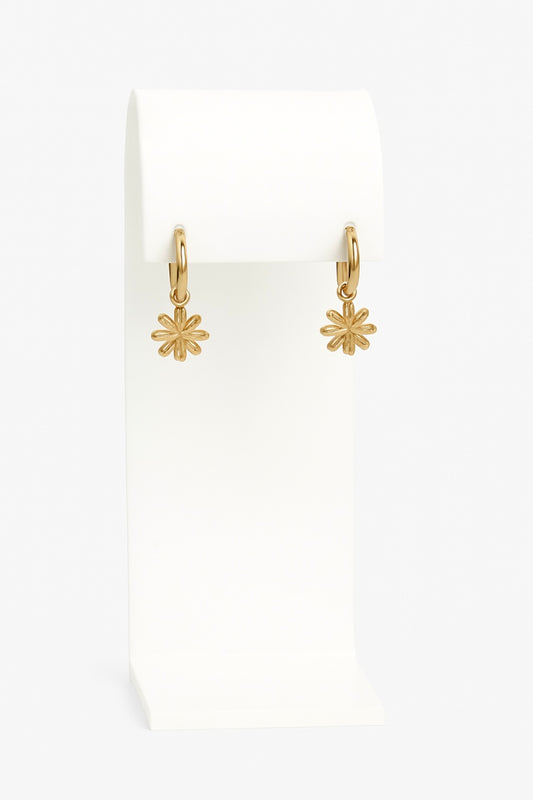 Dainty Flower Huggies
