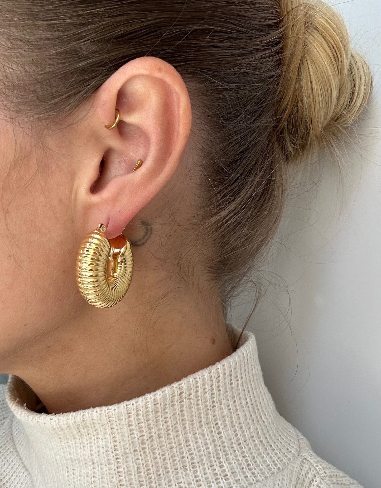 Chunky Ribbed Hoop